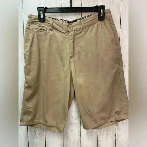 DC Khaki shorts size 28 100% Cotton - Picture 1 of 10